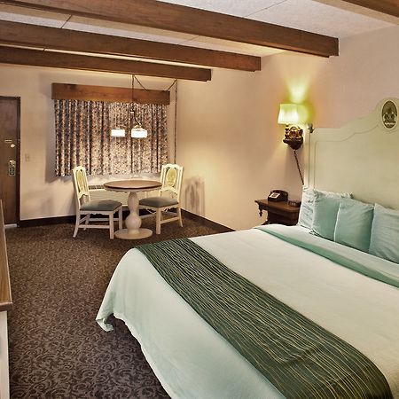 Helendorf River Inn, Suites & Conference Center Экстерьер фото