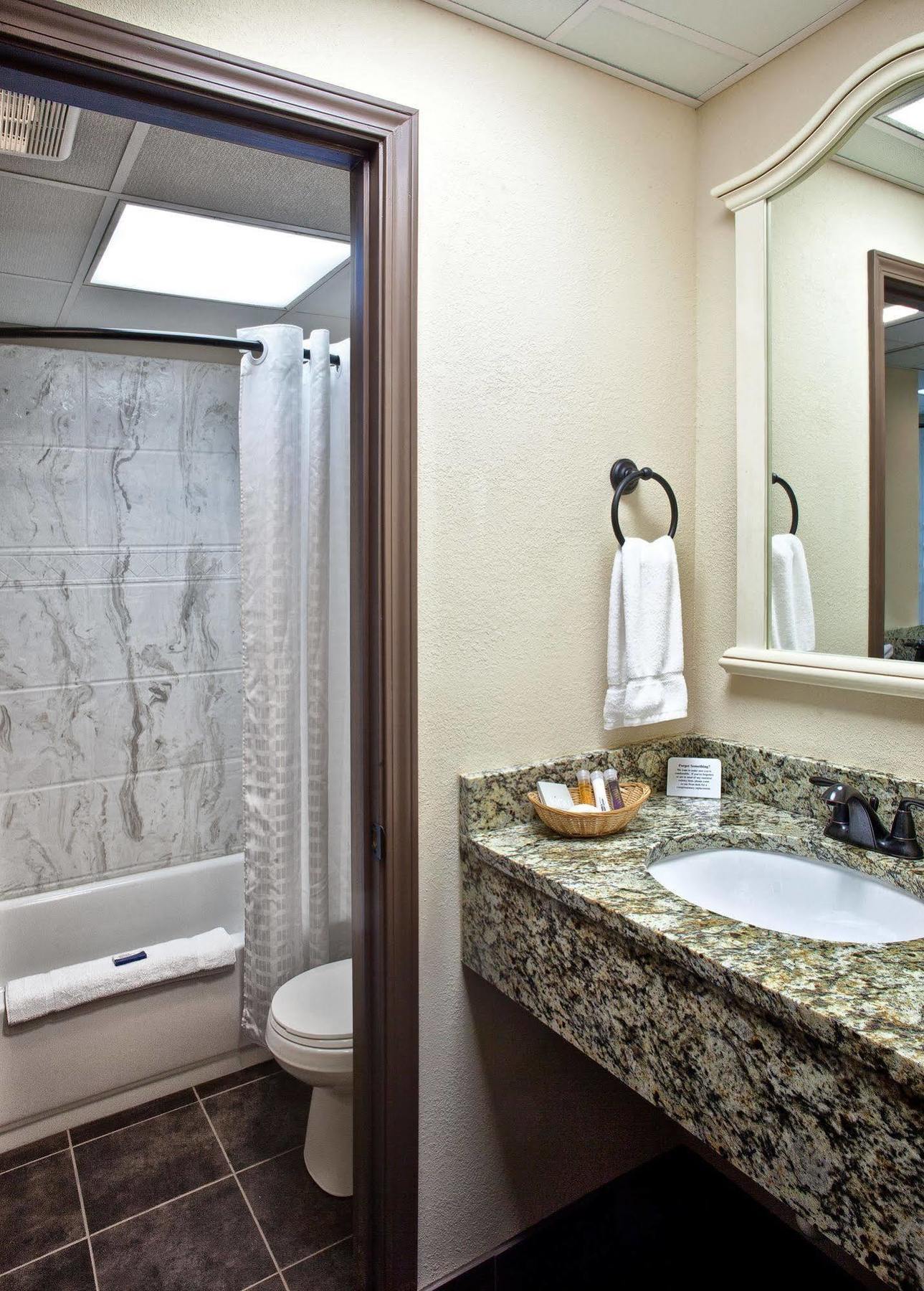 Helendorf River Inn, Suites & Conference Center Экстерьер фото