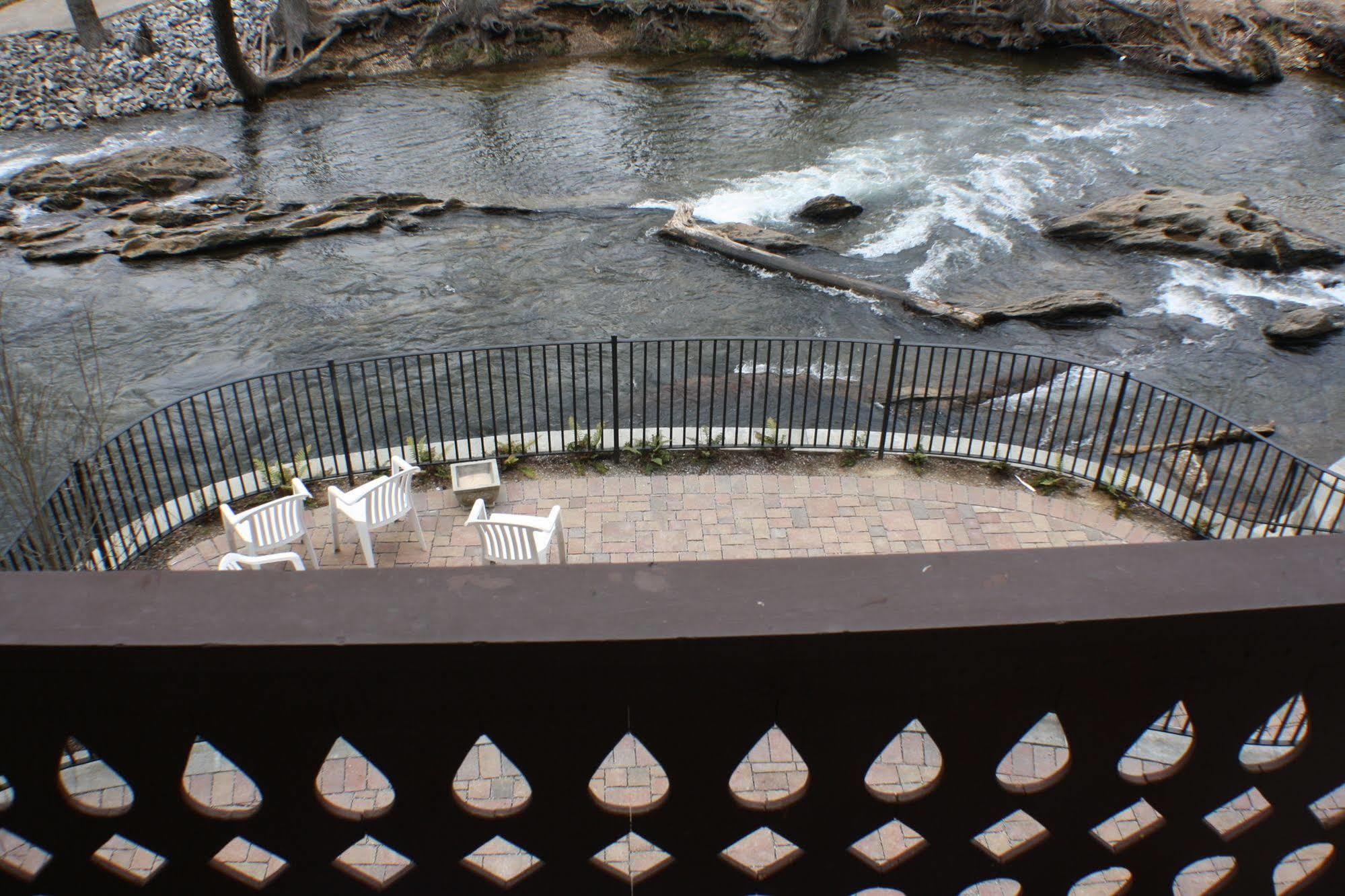 Helendorf River Inn, Suites & Conference Center Экстерьер фото